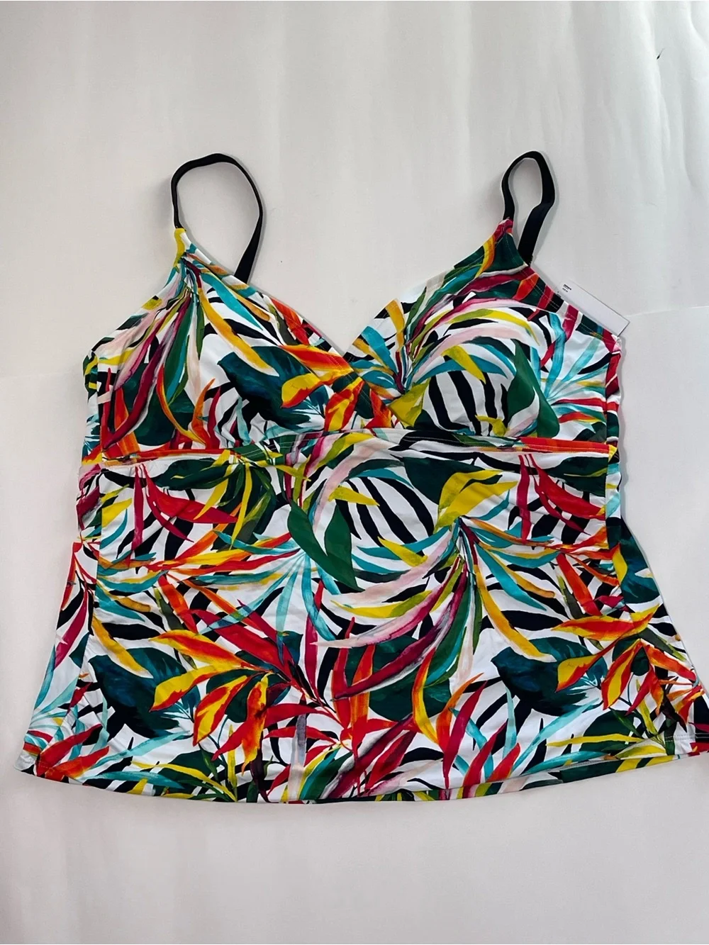 Kohl's APT.9 Multicolor Printed Tankini Top With black straps adjustable NWT